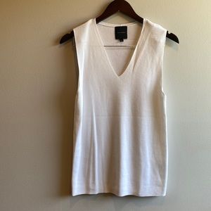 Alex Marie | V neck Sweater Tank Large White